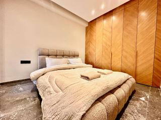 Cozy and Elegant Studio, Netflix & Free Parking - 2