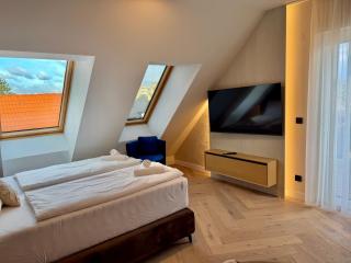 Luxury Rooftop Apartment with Balcony near Metro - 9