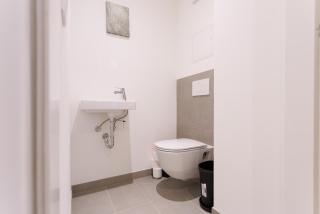 Brand New Modern Apartment near Center - 8