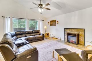 10 Mi to The Incline! Gem w/ Game Room & Fire Pit - 7
