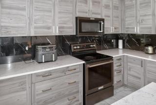 Saint Suites Luxury Executive Home Niagara Falls - 1