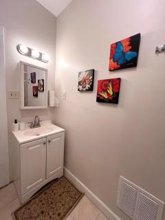 B1-1 Walk to YALE Hospital - All Rooms with AC - 3
