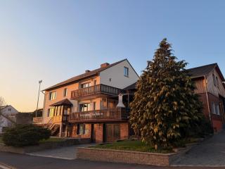 Großes Ferienhaus für 12 -17 Personen mit Whirlpool - Spielzimmer und Garten - 9