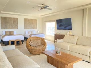 Beachfront Penthouse - Private Large Rooftop Patio with Wood Burning Firepit - 1