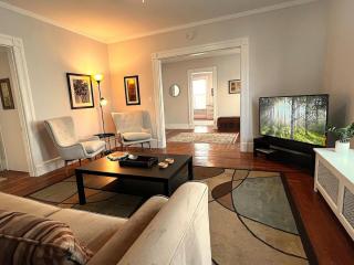 B3-2 Dream Home Haven-All Rooms with AC - 0