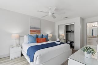 Be A Nomad - 3 Bed 3 Bath Apartment - 1 Min to Jacksonville Beach - Sleeps 6 - 7