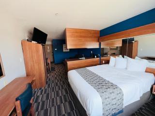 Huntsville Inn and Suites - 9
