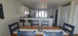 Sprawling 7-Bed Retreat in the Heart of Warboys - Warboys - 2