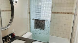 Spacious Loft - 2 Queen Beds - Fast Wifi - Smart Tv - 4