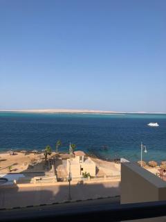 Luxury apartment with sea view and private beach in Hurghada - 2