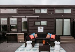 Sunsetter - Luxury Floating Home on Cumberland - 7