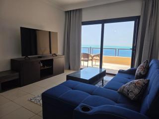 Stunning Direct Sea View Apartment with free Beach - 3