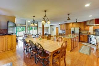 Private Pond & Lake! 220-Acre Retreat in Smithland - 9