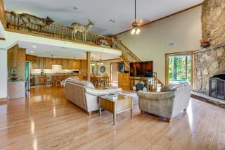 Private Pond & Lake! 220-Acre Retreat in Smithland - 5