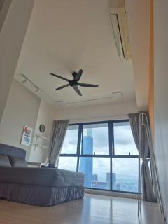 Balcony City View 7Pax- The Continew 4BR2BR TRX KL - 6