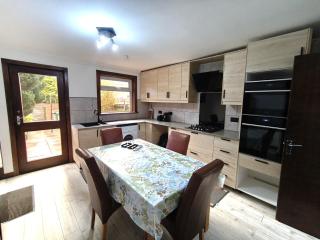 Pi-Garden house - 4 double bedrooms - Free optic fibre WIFI and parking - 6