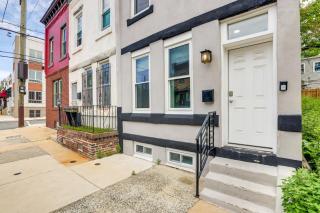 Walk to Fairmount Park: Modern Philly Townhome! - 8
