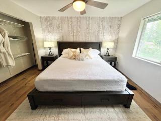 Open Sky Retreat Whitefish - Sleeps 14 Near Glacier - Hot Tub - 2