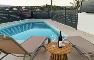Amazing Home In Zmijavci - 0