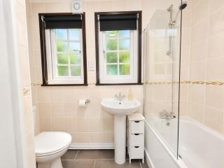 Tudor Court, Tolroy Manor - 7