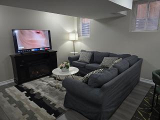 Cozy 2BR Basement apartment - 0