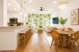 The Palm Beach House - Tropical - 6