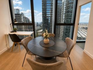 Central Melbourne Comfort 2BR City Stay - 2