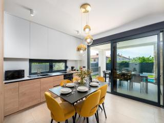 Three-Suite Detached Holiday Villa - 7