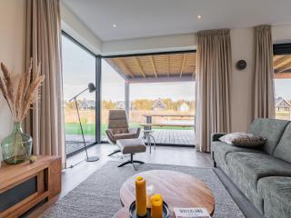 Fantastic villa located by a lake - 8