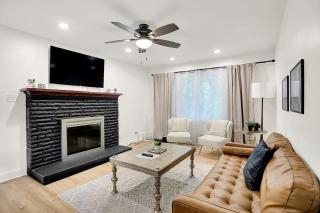 Boiler Bungalow - Entire 3 King Bed home! - 2