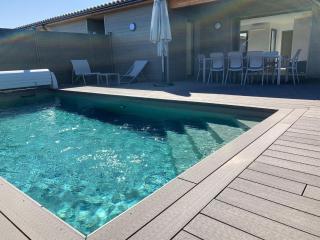 Green Corsican Oasis with Pool - 9