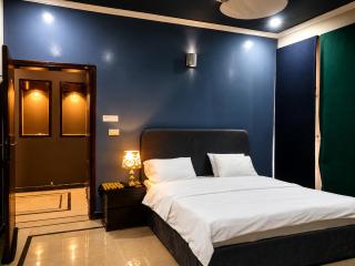 Pinewood Guest House - 0