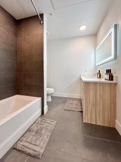 Splendid 2BR 2BA Apt – 12 Min Walk to SM Pier - 2