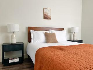 Splendid 2BR 2BA Apt – 12 Min Walk to SM Pier - 1
