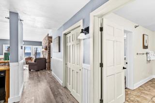 Whispering Pines Lake Views 1BR King Suite - 8