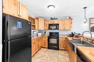 Whispering Pines Lake Views 1BR King Suite - 5