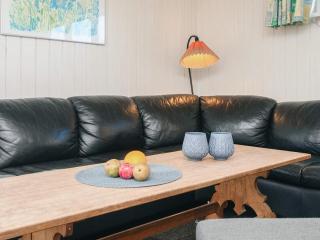 6 person holiday home in Hvide Sande - 6