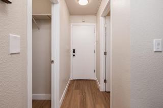 Downtown Anchorage Stay - 1 Bedroom Great Location - 2