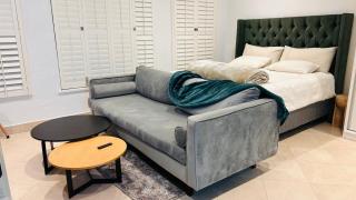 Central Top Floor Apartment - 0