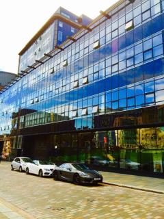 Glasgow City Center Flat with Parking - 9