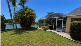 Modern Coastal Retreat Near Beaches, IMG Academy - 4