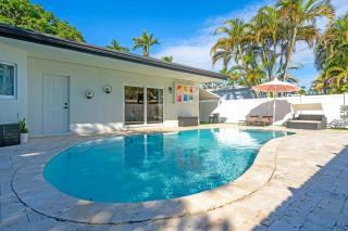 Sunny House With Pool - Spacious - 1