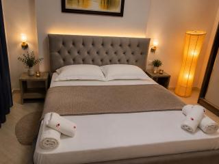 Sunset Central Rooms - 9