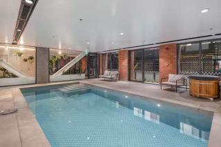 2BR Skyline Views - Cozy HydeLane Stay w Amenities - 7