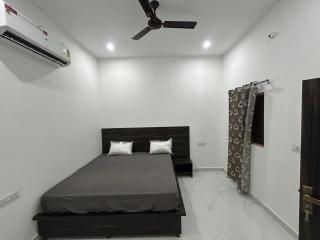 Ishu Residency and Yatri niwas - 5
