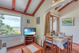 Valdarke Sea View Apartment - Happy Rentals - 7