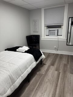 3BR Near Philadelphia 2 Car Parking Private Backyard - 2