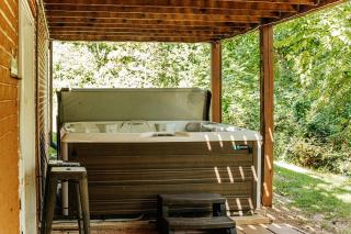 The Pond Cabin - 8