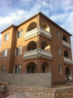 Apartments Mara - Novi Vinodolski - 0