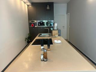Spacious Family Home For 6 To 8 Guests With 3 Bedrooms And 2 Bathrooms Between Brussels City Center And Brussels Airport - 2